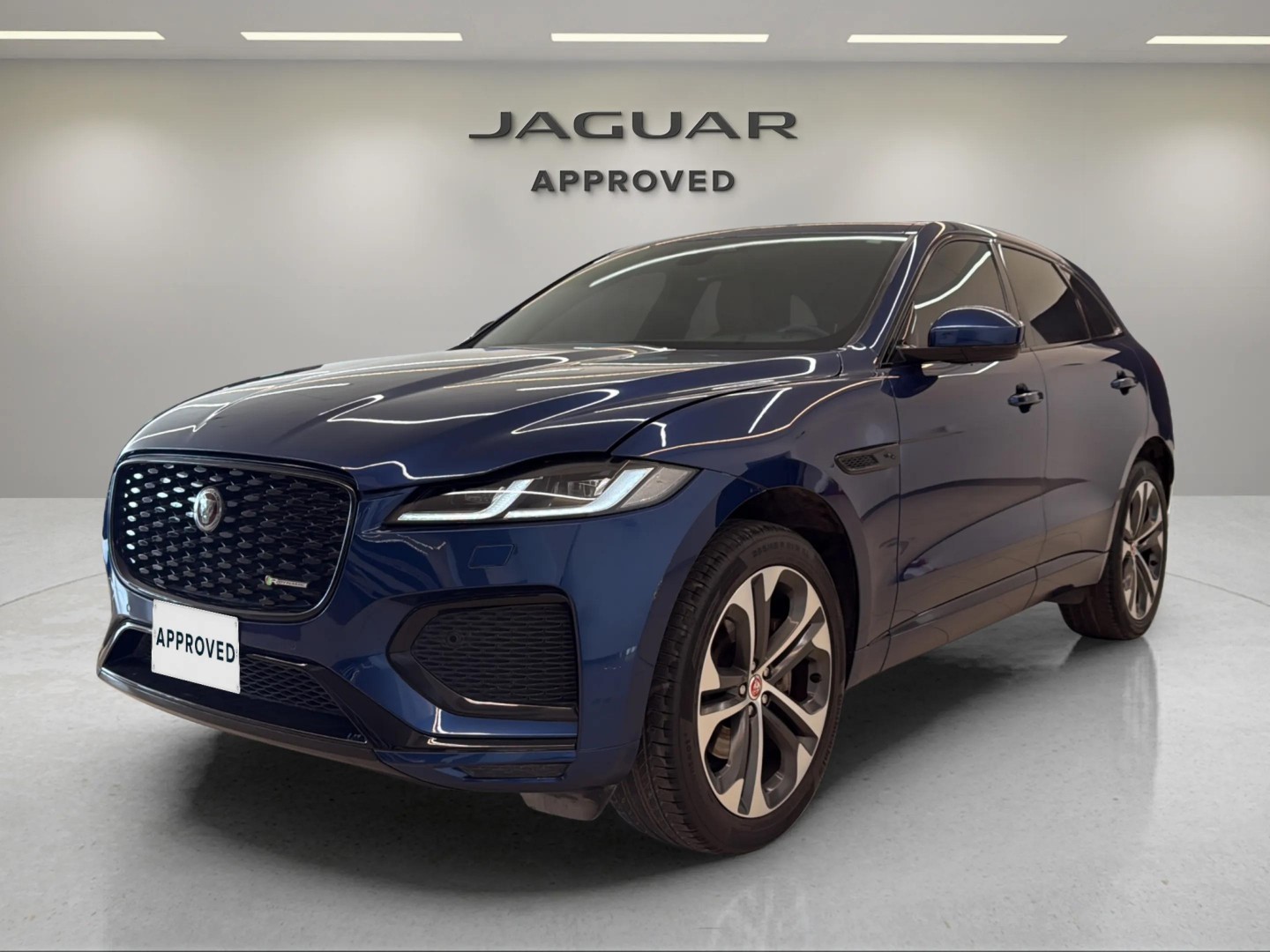 Jaguar F-pace R-dynamic 2023 in Saudi Arabia