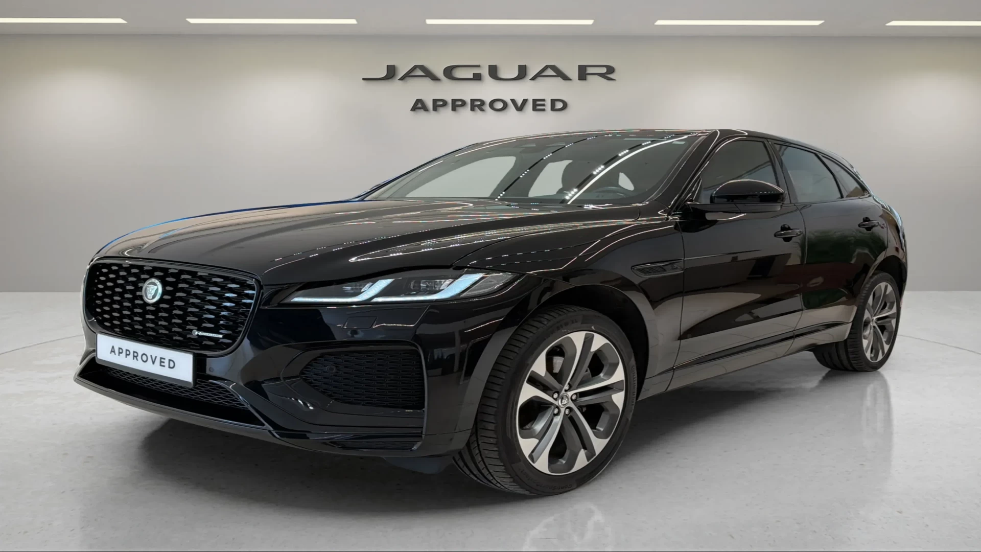 Jaguar F-pace R-dynamic 2024 in Saudi Arabia