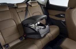 Central Armrest Cooler/Warmer 7