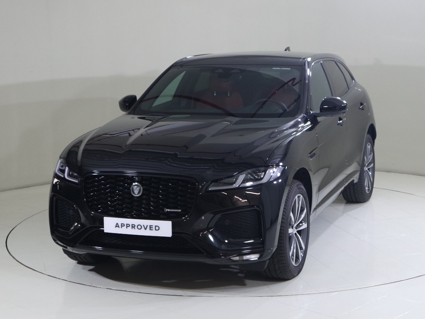 Jaguar F-pace R-dynamic Se 2025 in uae