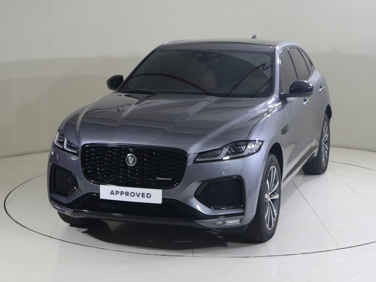Jaguar F-pace R-dynamic Se 2025 in uae